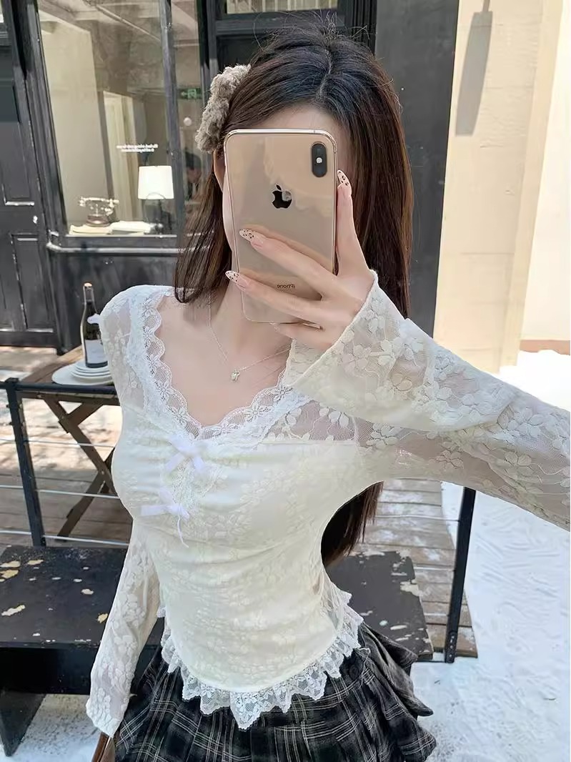 Pure Desire Lace Trim V-Neck T - Resin Vat recension och pris