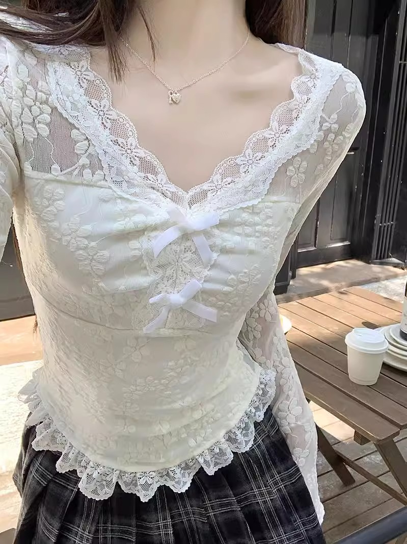 Pure Desire Lace Trim V-Neck T - Resin Vat recension och pris